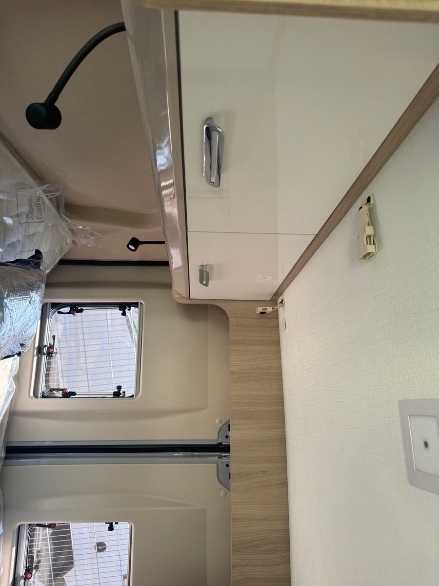 Fahrzeugabbildung Forster Vantasy 541 HB 140 PS mit Pop-Up Dach