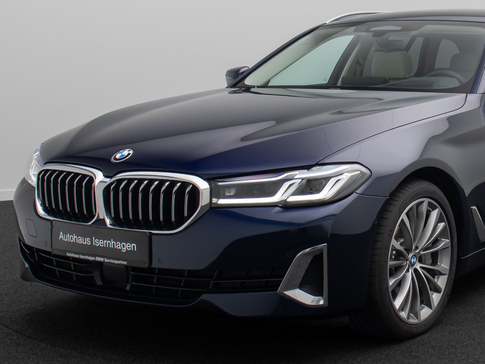 Fahrzeugabbildung BMW 530d xD Luxury Line ACC H/K AHK Panorama HUD 19"