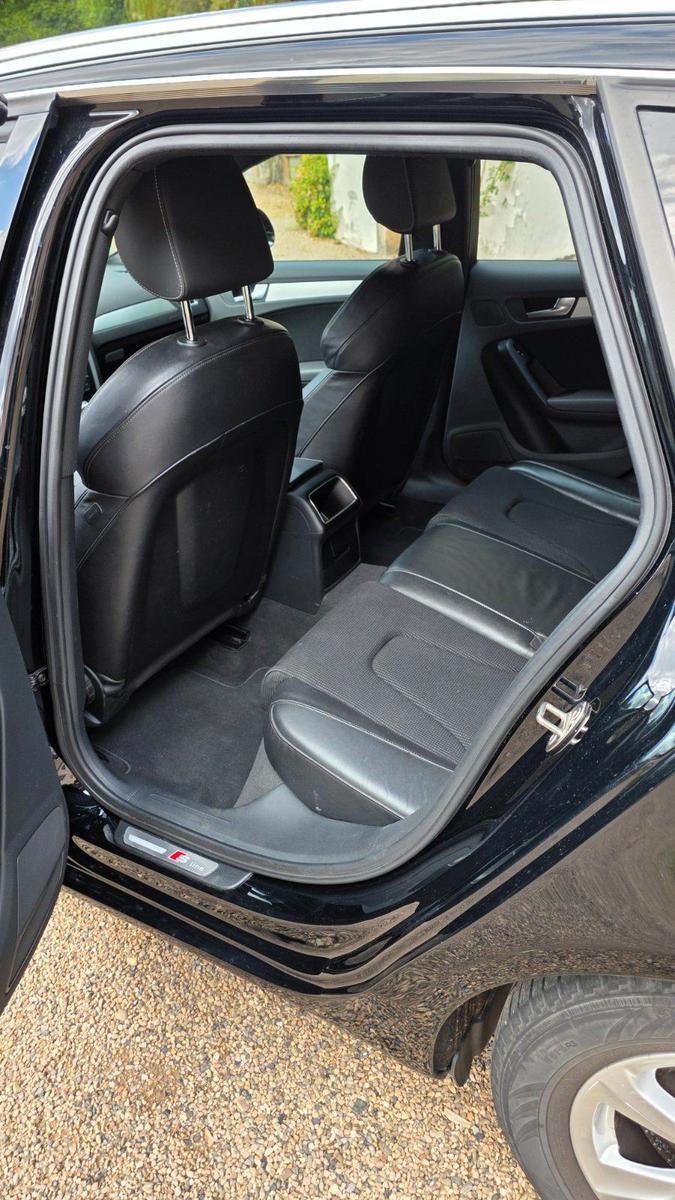 Audi A4 2009 — photo 12
