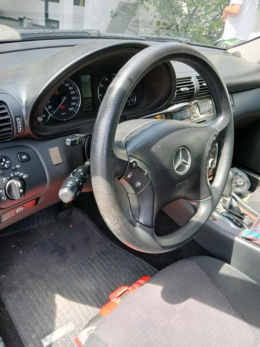 Mercedes-Benz  2004 — photo 9