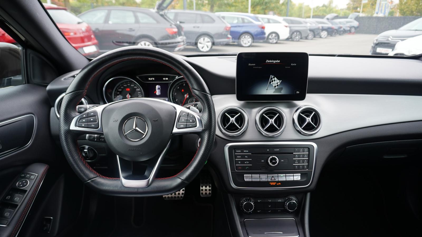 Mercedes-Benz GLA 180 Autom. AMG Line LED Navi AHK Alcantara