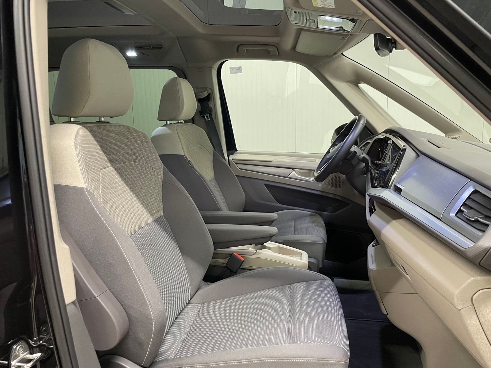 T7 Multivan Life LR 2.0 TDI MATRIX-LED PANO ACC