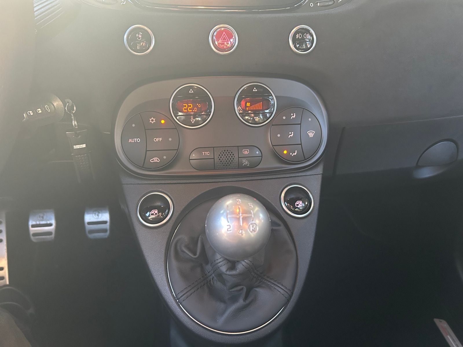 Fahrzeugabbildung Abarth 695 75 Anniversario 1.4 T-Jet BEATS