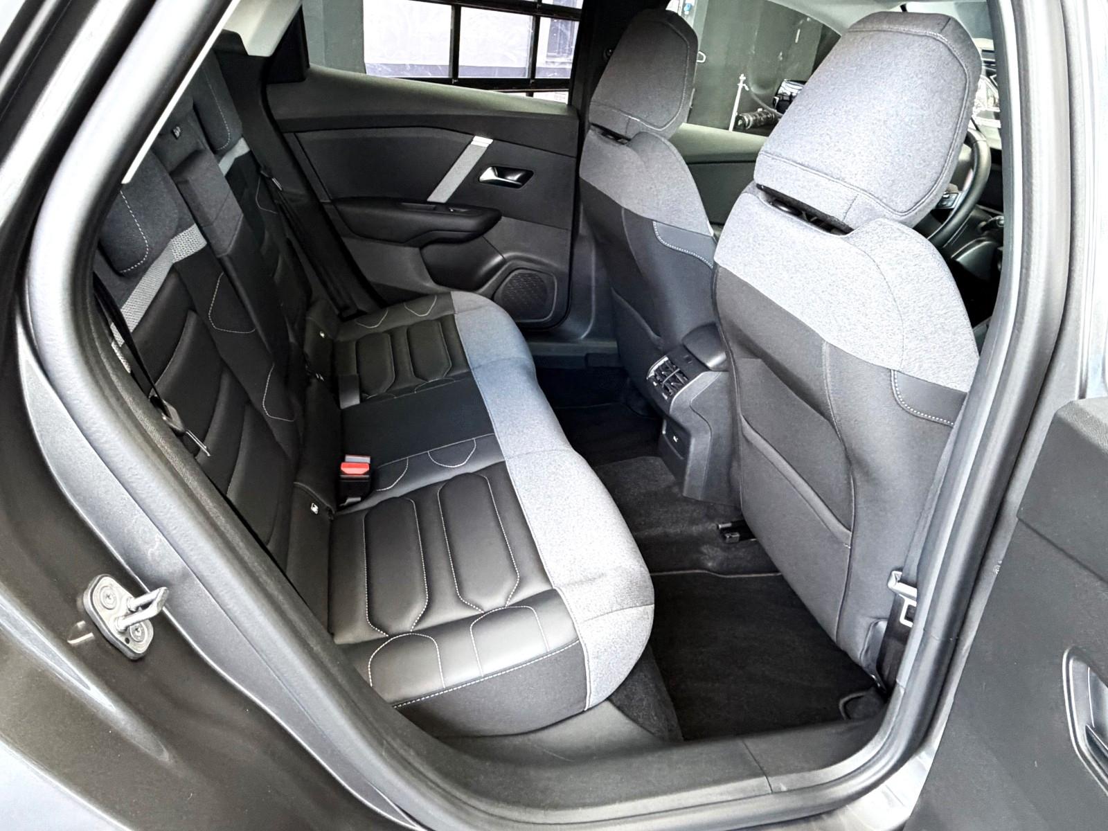 Citroën C4PureTech130Stop&StartEAT8MAX+HeadUp+LED+Rfkm.