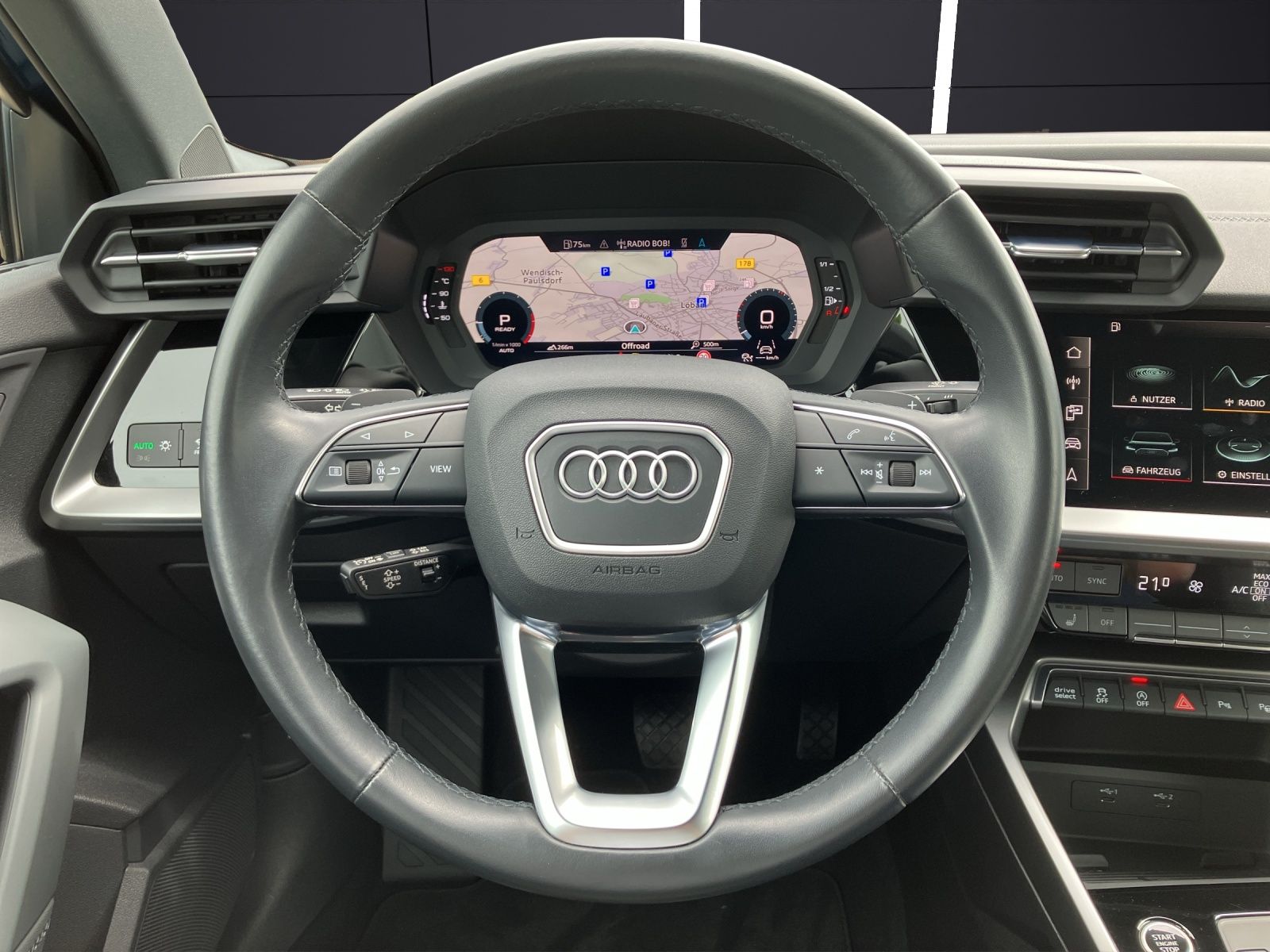 Fahrzeugabbildung Audi A3 Limousine 35 TFSI advanced MATRIX Navi ACC AH