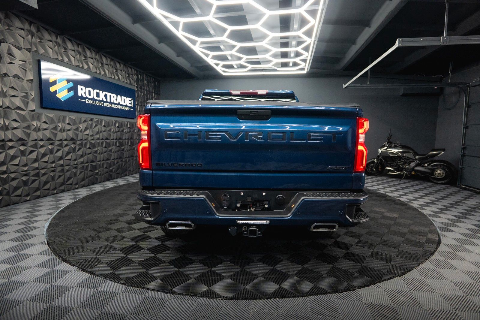 Fahrzeugabbildung Chevrolet Silverado 5.3L V8 4x4 RST Limited ZZ1 NightPaket