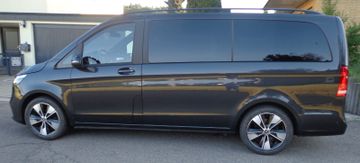 Mercedes V 220 - 2