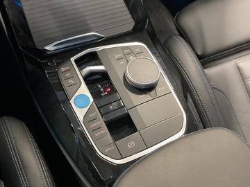 صورة مصغرة 31 لـ 2024 BMW IX3