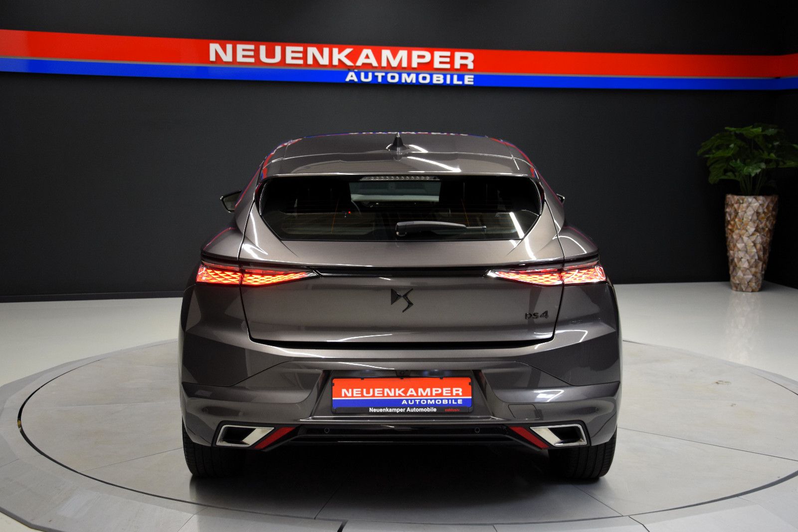 Fahrzeugabbildung DS Automobiles DS4 Performance Line Pano Sitzheizung