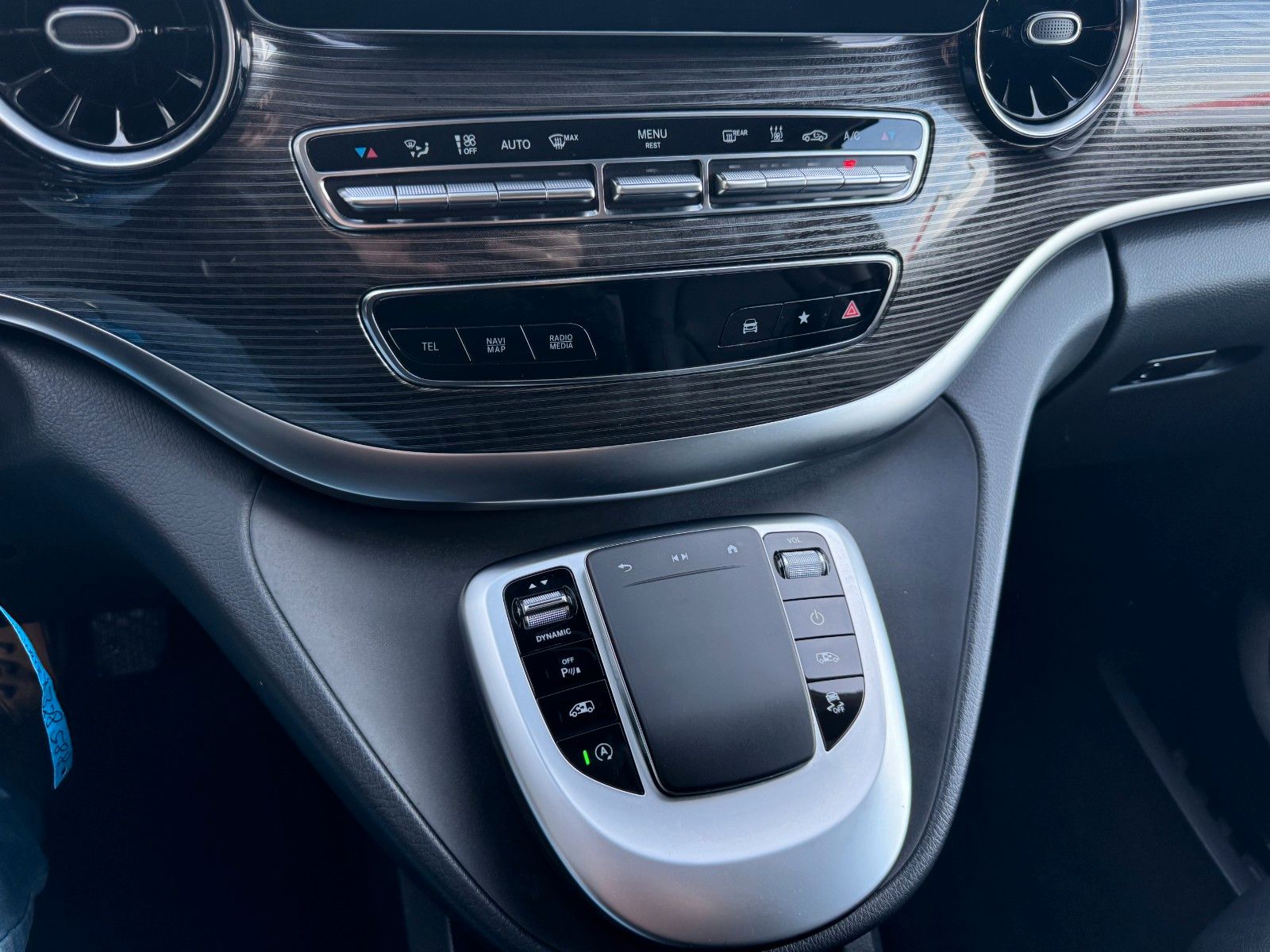 Fahrzeugabbildung Mercedes-Benz V 300 d 4MATIC AVA ED Extral Stdheiz 360Kam AHK