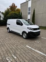 Opel Vivaro L2H1 120 PS - Trucks in Dresden