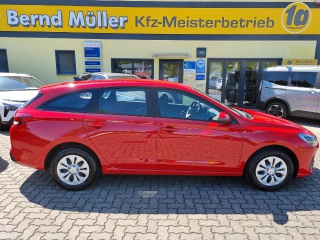 Hyundai i30 Kombi COMFORT Navi LED Kamera  - NEU!