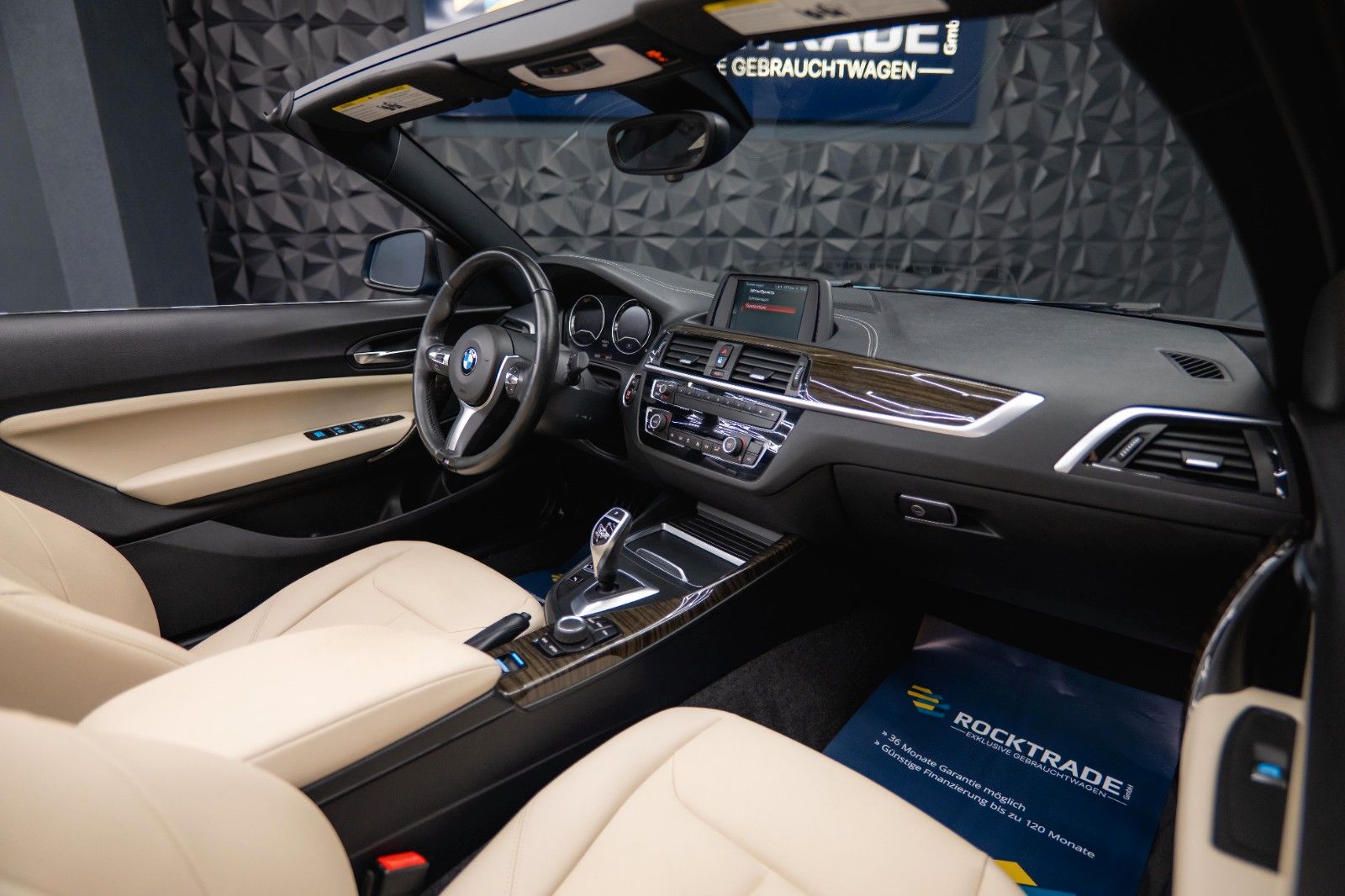 Fahrzeugabbildung BMW 230i Cabrio M-Sport Performance Shadow Line LED