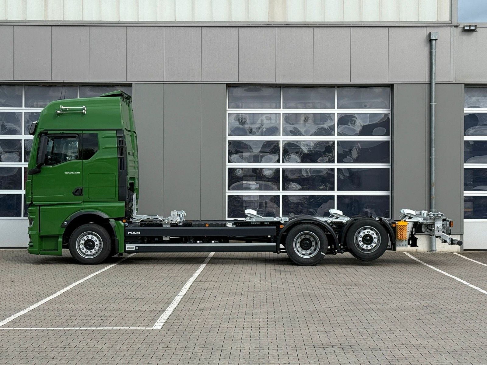 Fahrzeugabbildung MAN TGX 26.520 6x2 LL CH MILDNER MultiFlex
