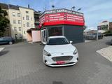 Ford Focus Cool & Connect/LED/Navi/Tempomat/Bluetooth - Ford Focus mit Hybrid-Antrieb