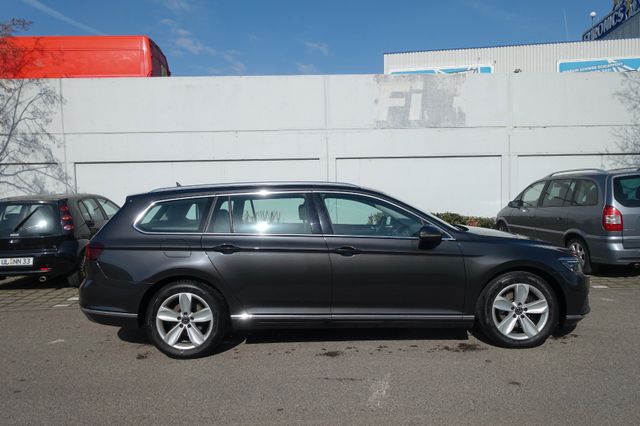 VW Passat Variant Elegance2,0TDI Navi SHZ Matrix
