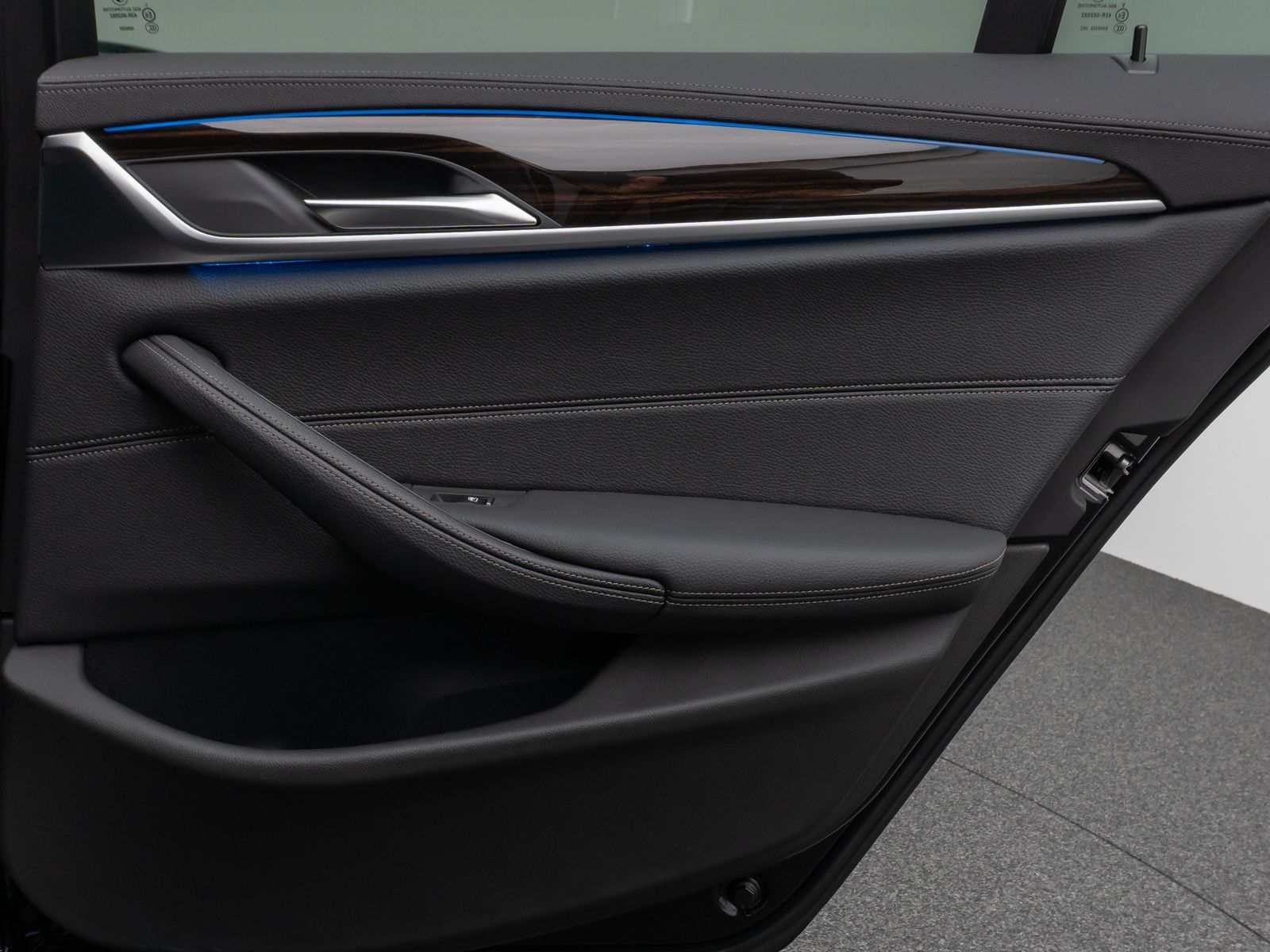 Fahrzeugabbildung BMW 530e Luxury Line Kamera DAB WLAN Alarm Sport AHK