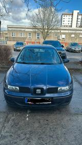 Mercedes-Benz SEAT TOLEDO 1.6 Benzin - gebrauchte Mercedes-Benz Sprinter aus dem Jahr 2002