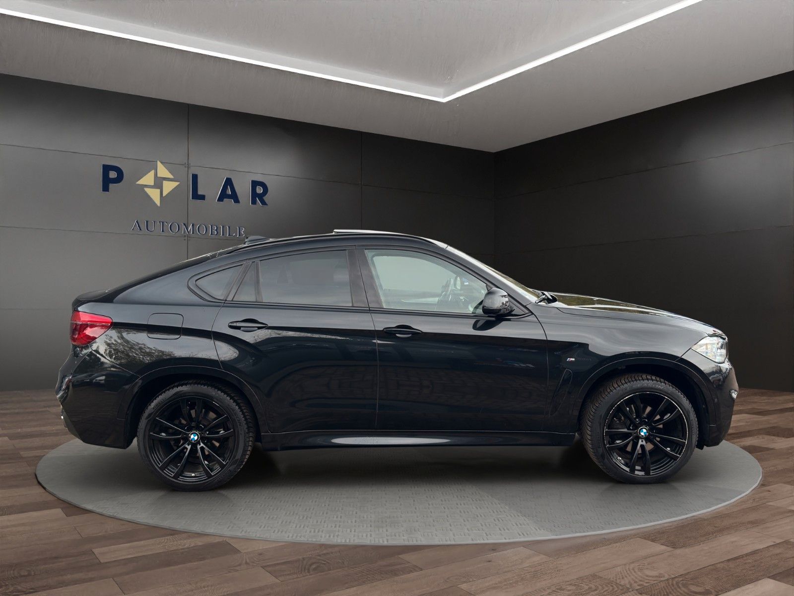 Fahrzeugabbildung BMW X6 xDrive Schiebedach/AHK/360°/M-Paket/H&K