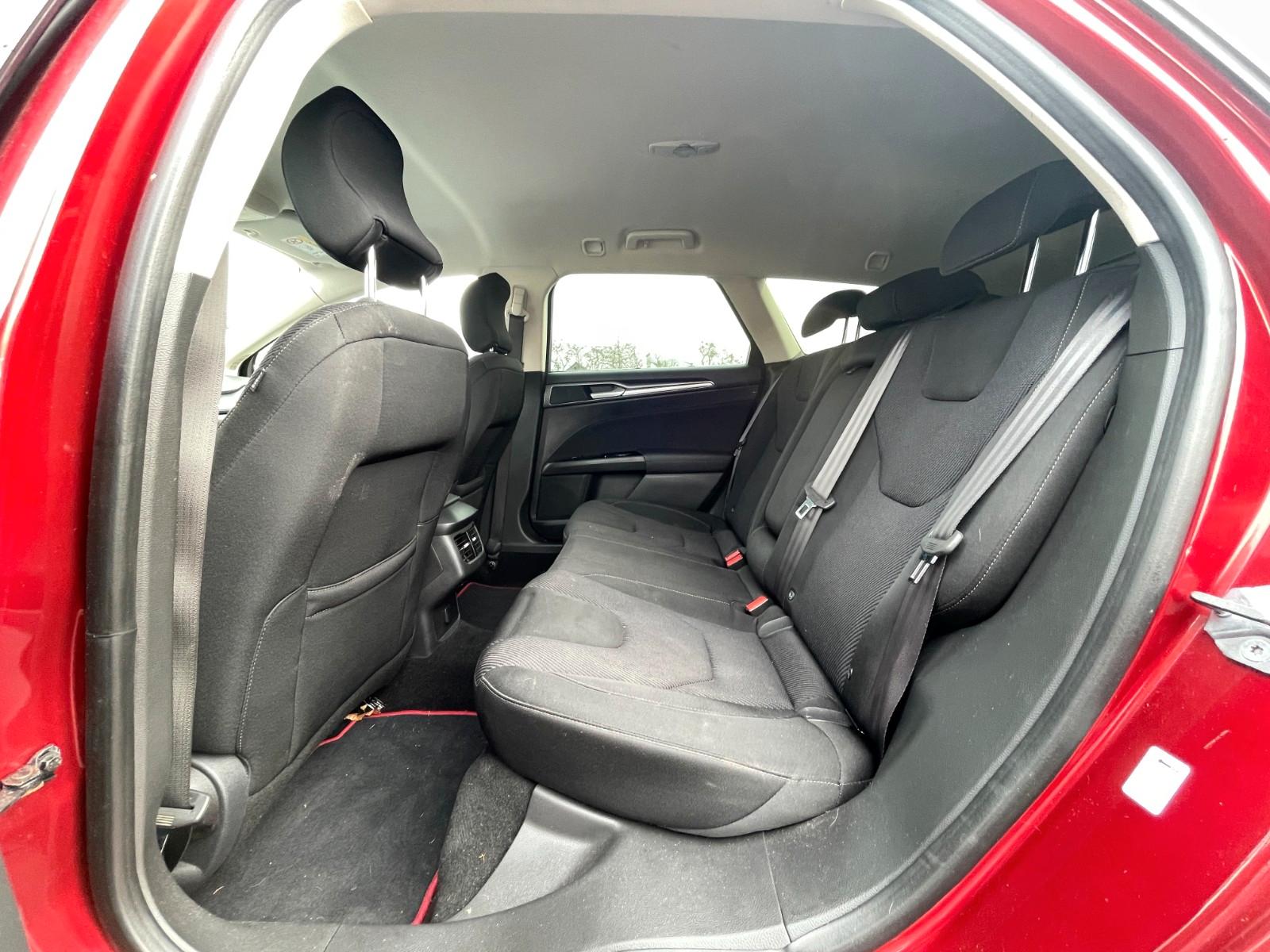 Ford Mondeo 2015 — photo 16