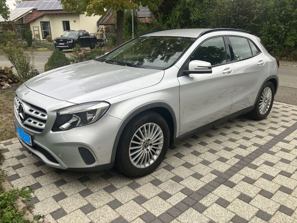 Image of Mercedes-Benz GLA 180