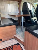 LMC Breezer A714-Luftfahrwerk-AHK-große Garage - LMC Festbett
