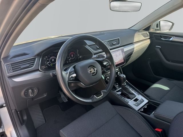 Superb Combi 2.0 TDI Style LED+NAVI+PANO+AHK+RFK