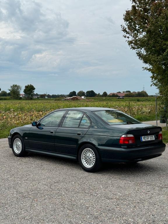 BMW 523