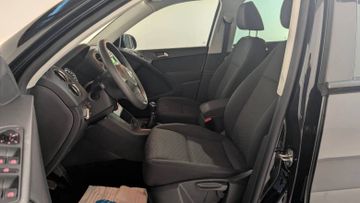 Volkswagen Tiguan - 2