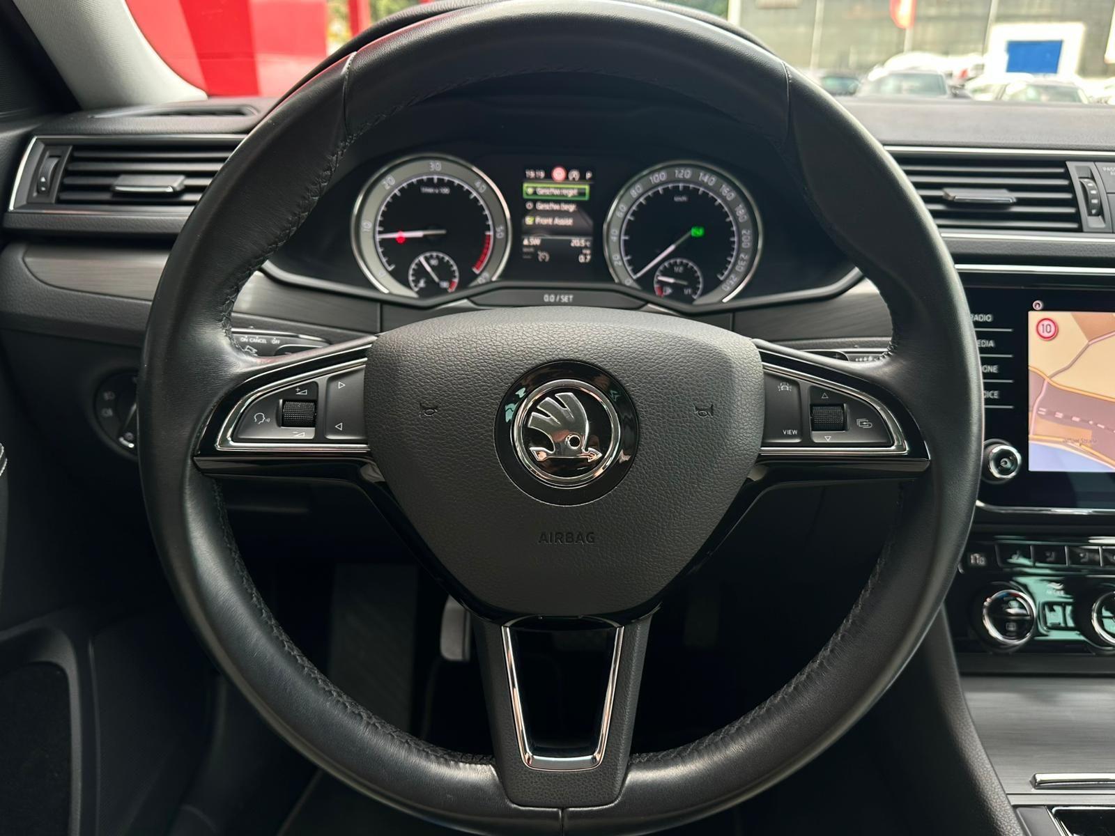 Skoda Superb 2.0TDI STYLE MATRIX#MEMORY#NAVI#SHZ#AHK