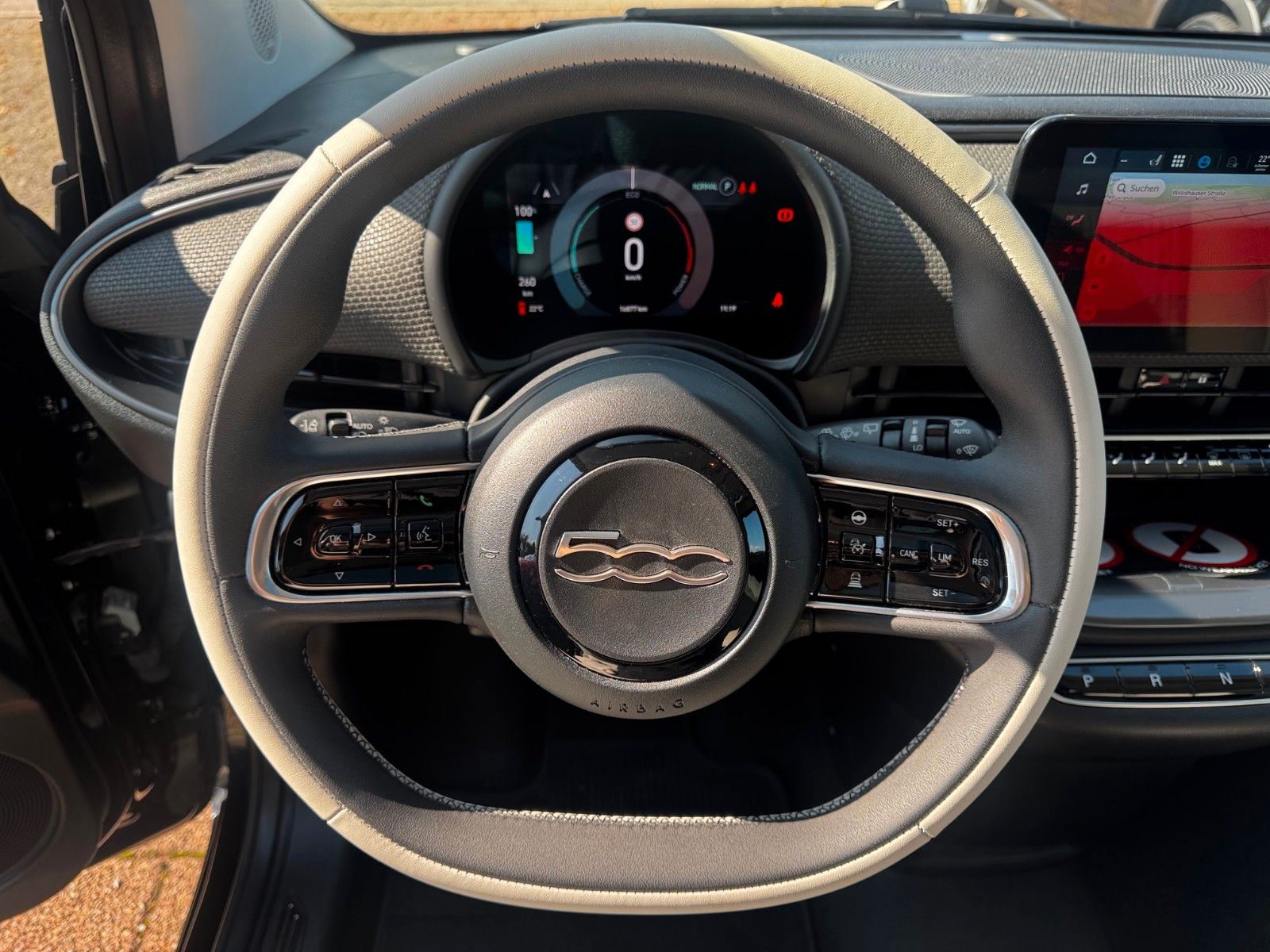 Fahrzeugabbildung Fiat Neuer 500E 500 la Prima Navi Kamera