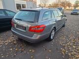 Mercedes-Benz E 200 E T-Modell E 200 CGI BlueEfficiency - Mercedes-Benz E 200: Blueefficiency