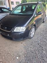 Volkswagen Touran 2.0 TDI 7 Sitzer und mit Anhängerkupplung - Volkswagen Touran: Anhängerkupplung