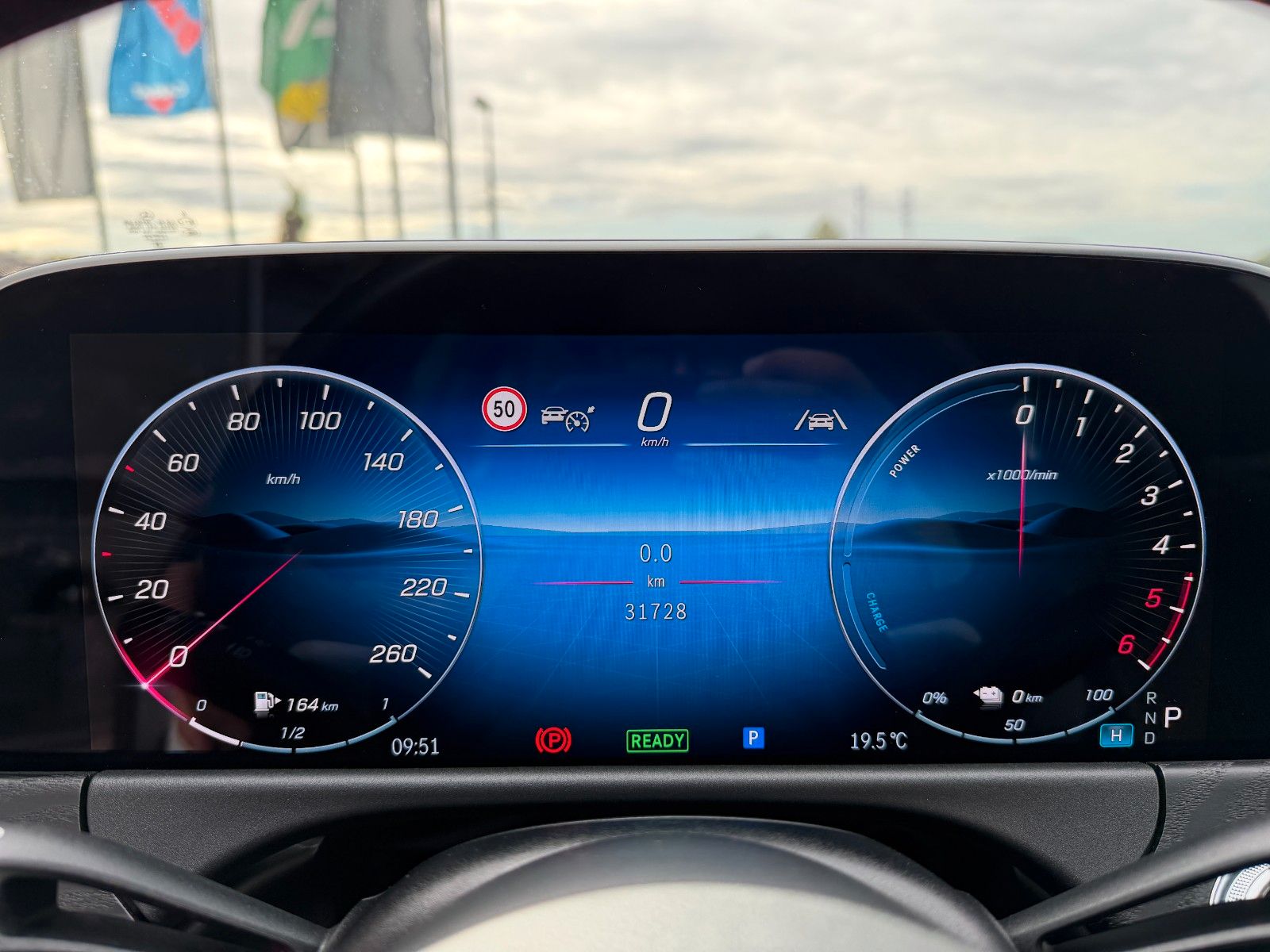 Fahrzeugabbildung Mercedes-Benz E 300de Avantgarde AHK+Distr+Memory+360+DigitalL