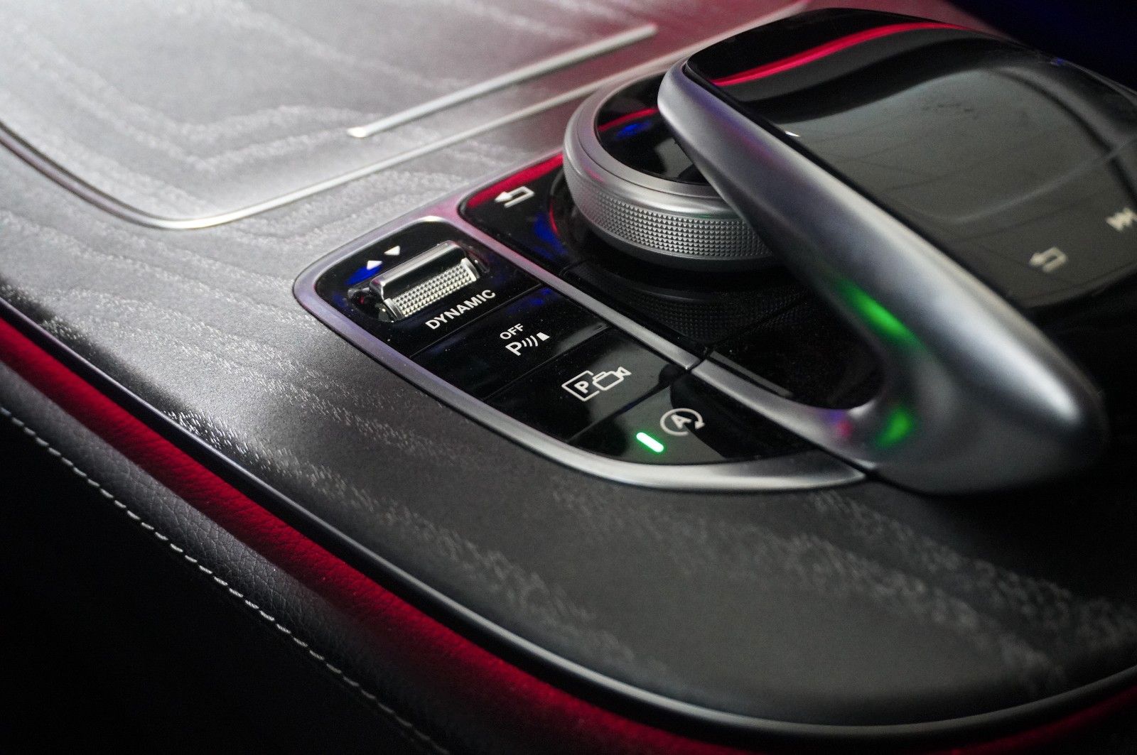 Fahrzeugabbildung Mercedes-Benz CLS 450 4MATIC 9G-TRONIC NAVI/360°/LED/HUD/AHK