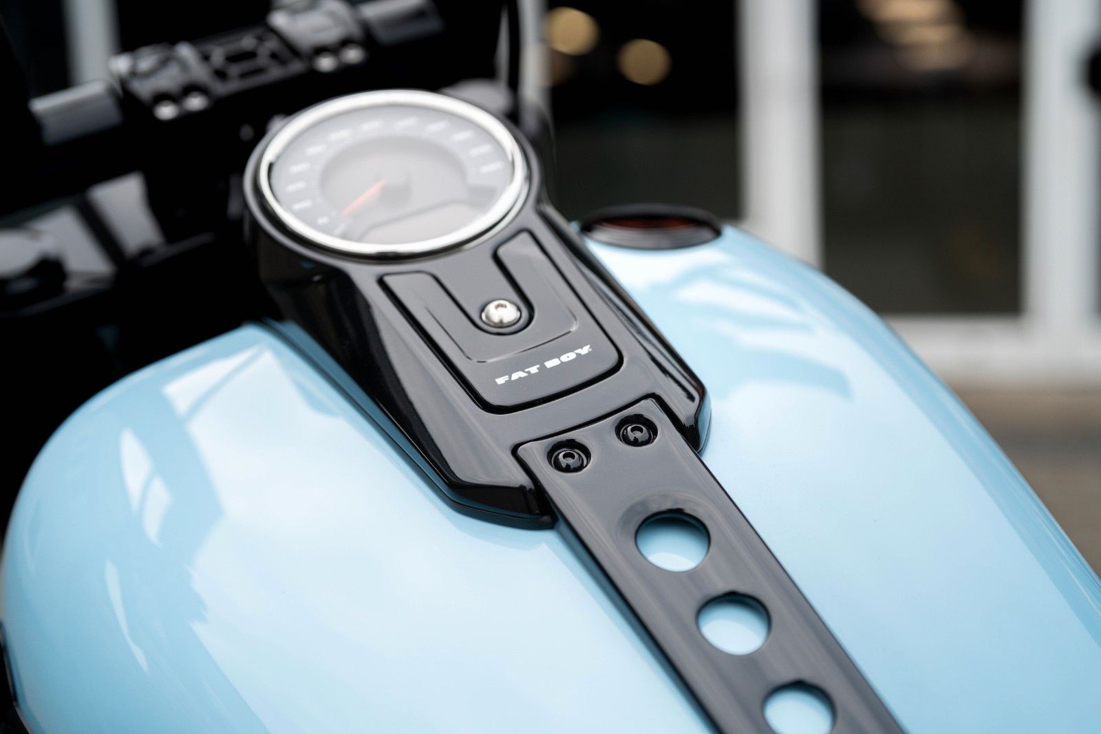 Fahrzeugabbildung Harley-Davidson Light Blue FAT BOY FLFBS 114 - Jekill & Hyde-