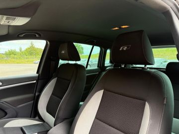 Volkswagen Tiguan - 12