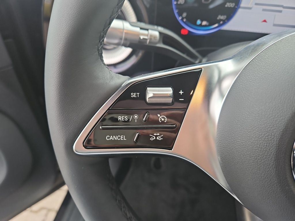 Fahrzeugabbildung Mercedes-Benz GLB 250+ EQ +NEU+PROGRESSIVE+SUPERSCREEN+MULTI+
