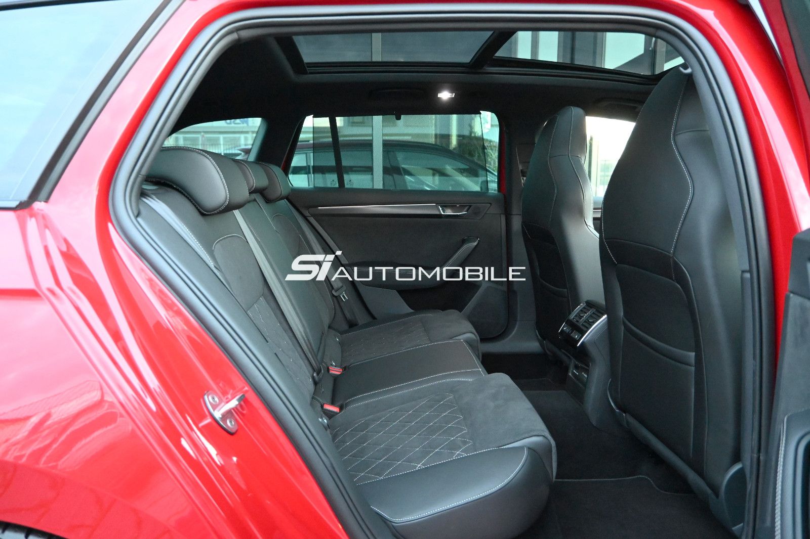 Fahrzeugabbildung SKODA Superb 2.0 TDI DSG SPORTLINE COMBI °ACC°AHK°360°