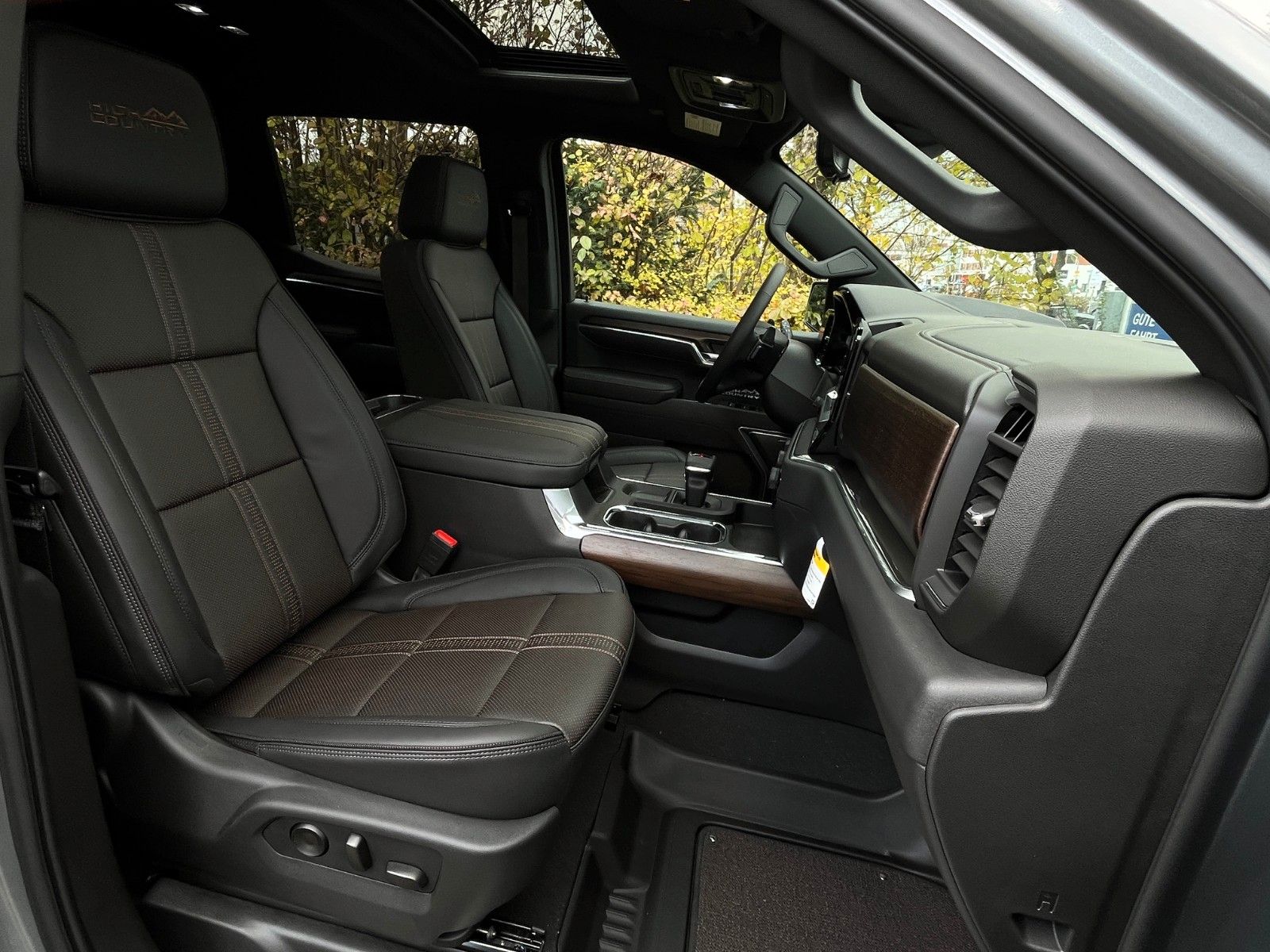 Fahrzeugabbildung Chevrolet Silverado 6.2 V8 High Country MY2025