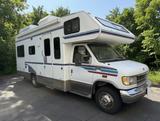 Ford Winnebago Minnie Winnie 26 auf Ford E350 Chassis - Ford F350