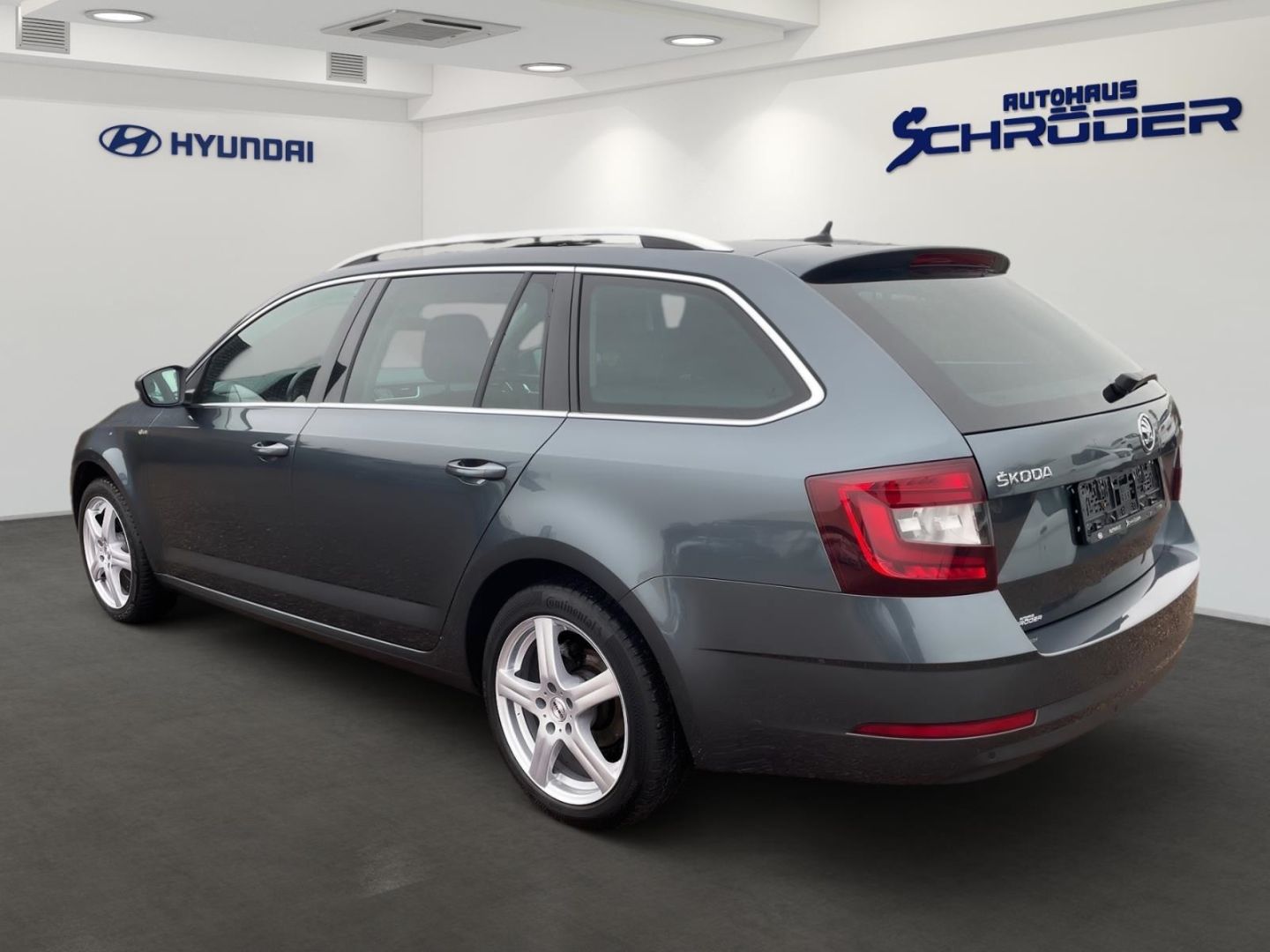 Fahrzeugabbildung SKODA Octavia 1.5 Combi Soleil Standheizung Panorama