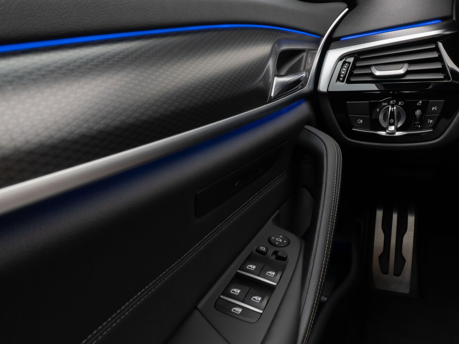 Fahrzeugabbildung BMW 540d xD M SportPro Kamera Laser HUD DAB HiFi 19"