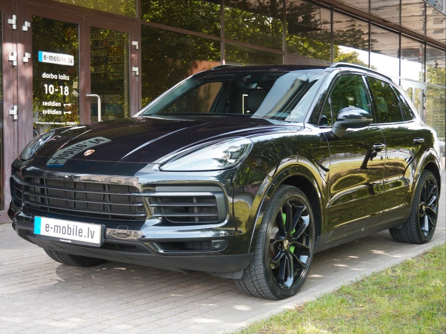 Porsche Cayenne - 1
