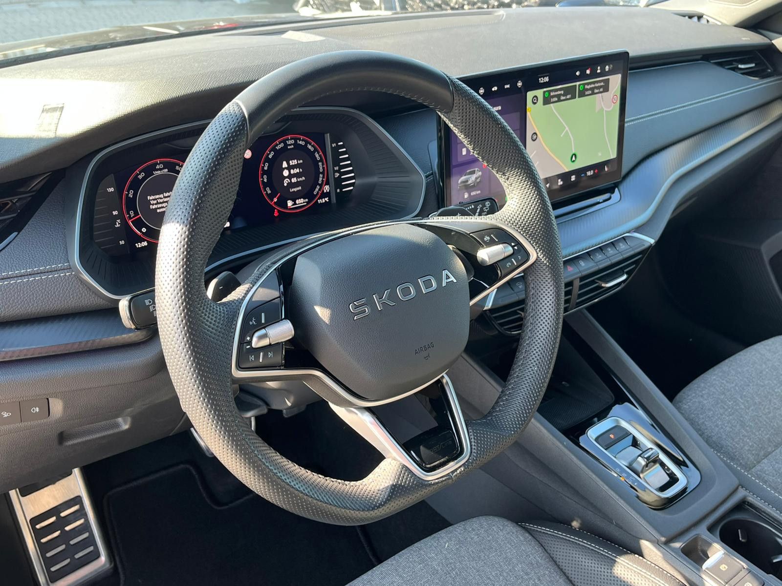 Fahrzeugabbildung SKODA Octavia 1.5 DSG Sportline PANO*MATRIX*AHK*5J.GAR