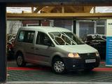 Volkswagen Caddy 1.9TDI DSG Behindertengerecht-Rampe - VW Caddy Gebrauchtwagen in Solingen
