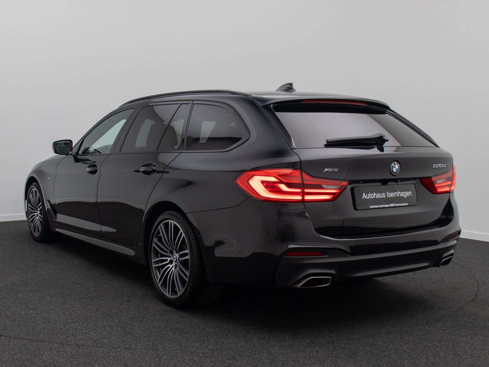Fahrzeugabbildung BMW 520d xD M Sport Individual 360&deg;HUD HiFi Panorama