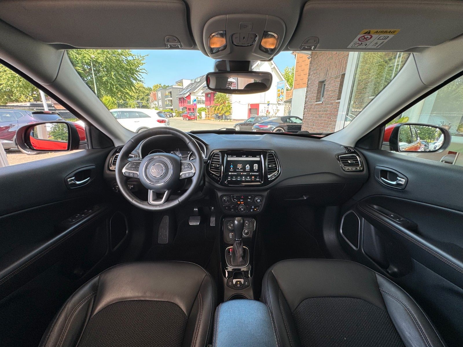 Fahrzeugabbildung Jeep Compass Limited 4WD Autom. Leder/Navi/LED