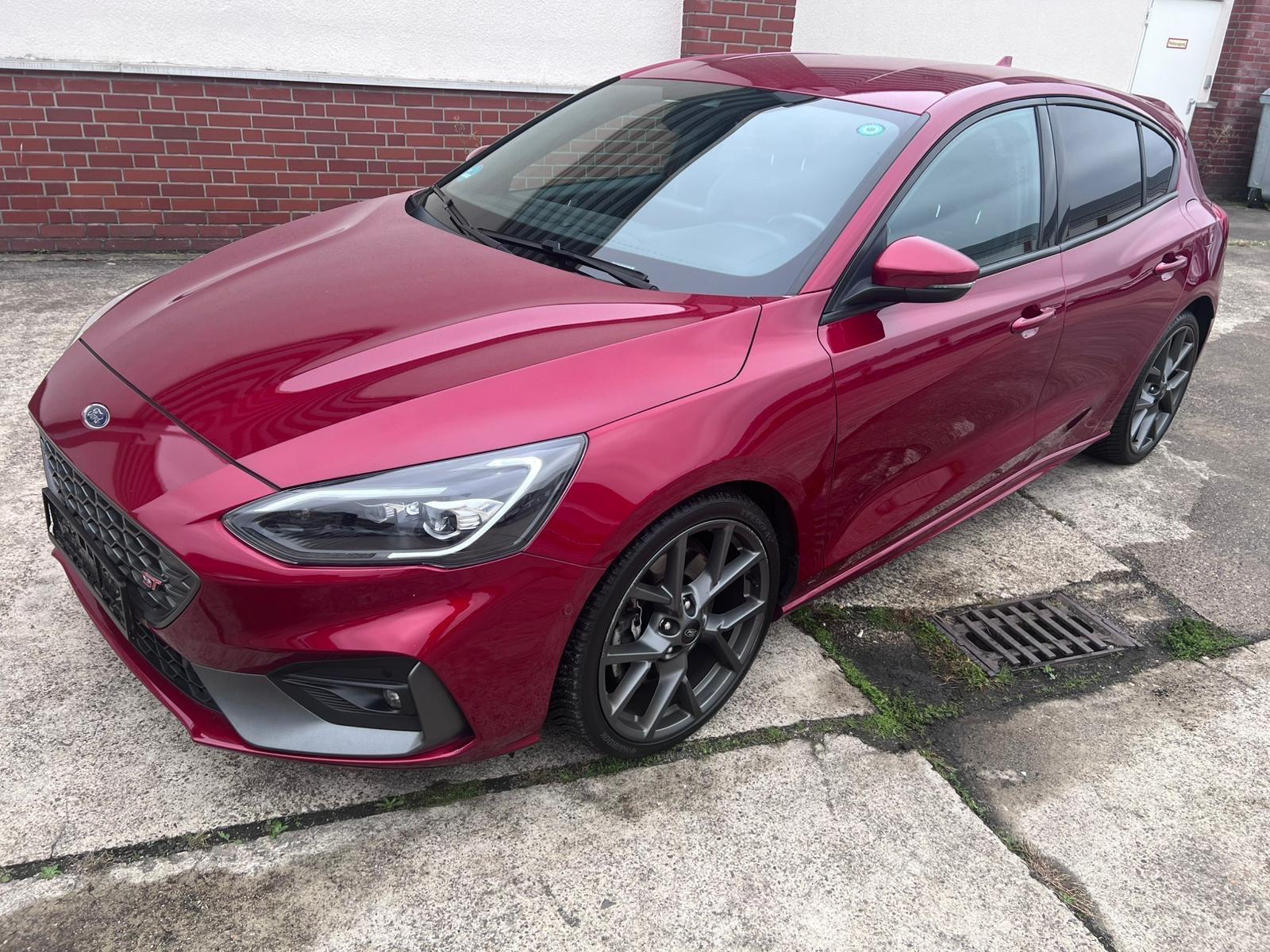 Ford Focus Lim. ST - 710