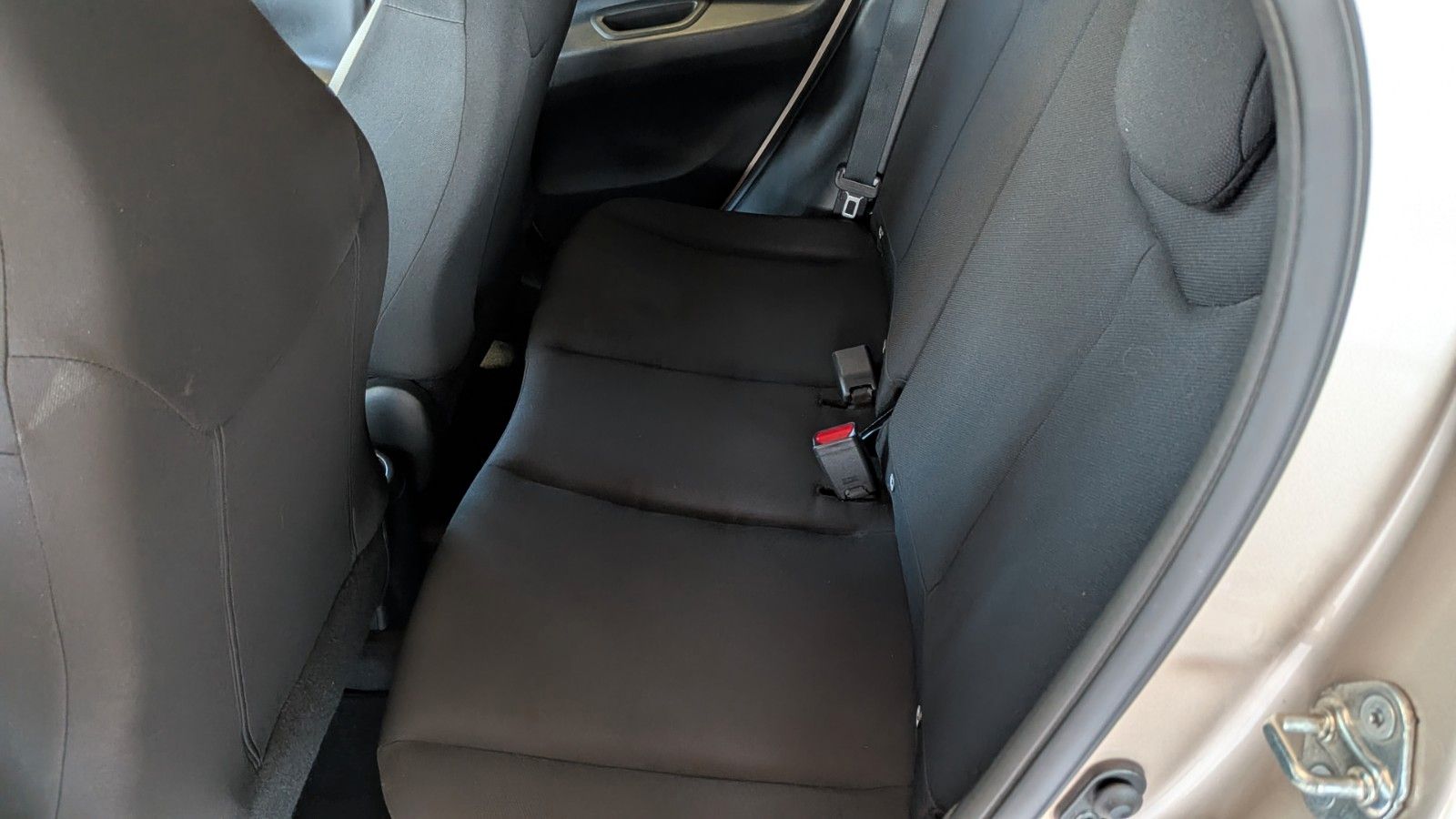 Fahrzeugabbildung Toyota Aygo X Pulse inkl. Rückfahrkamera